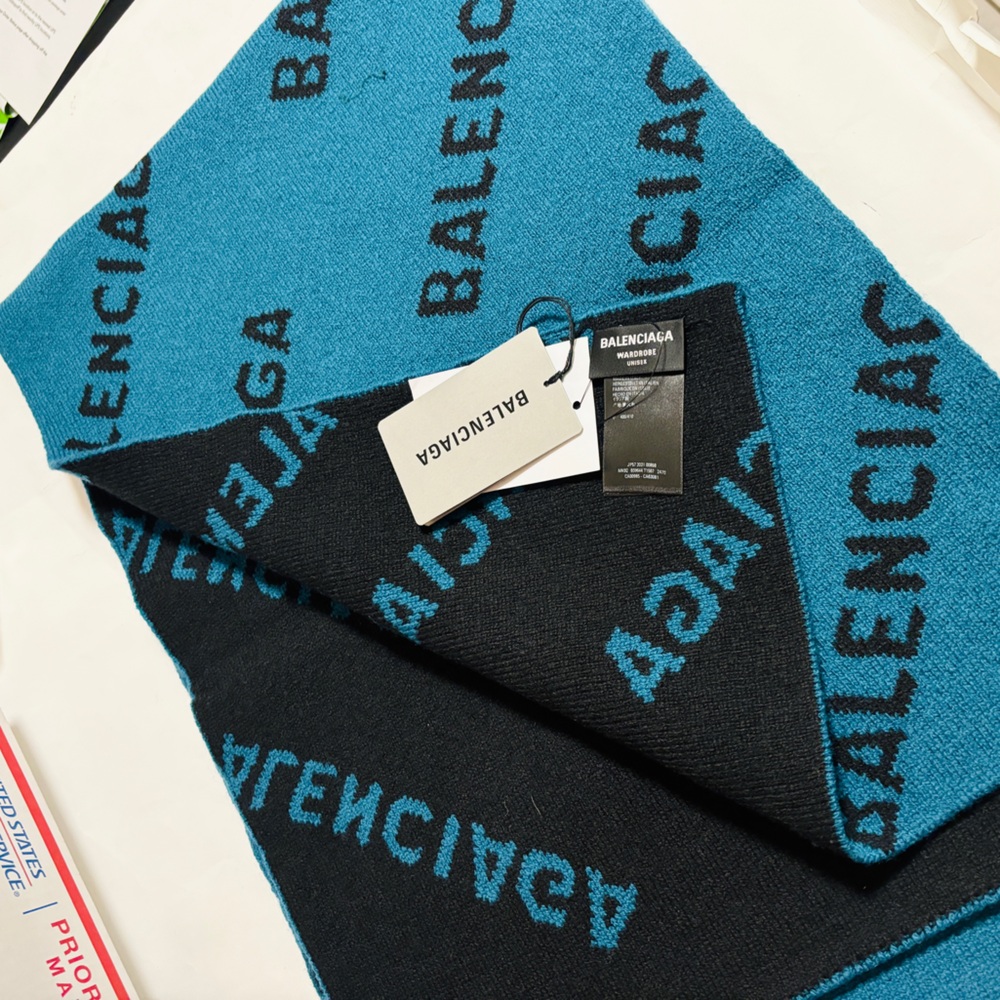 Authentic new balenciaga wool logo scarf